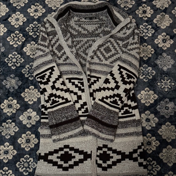 Cable & Gauge Sweaters - Cable & Gauge Black and Gray Patterned Cardigan​